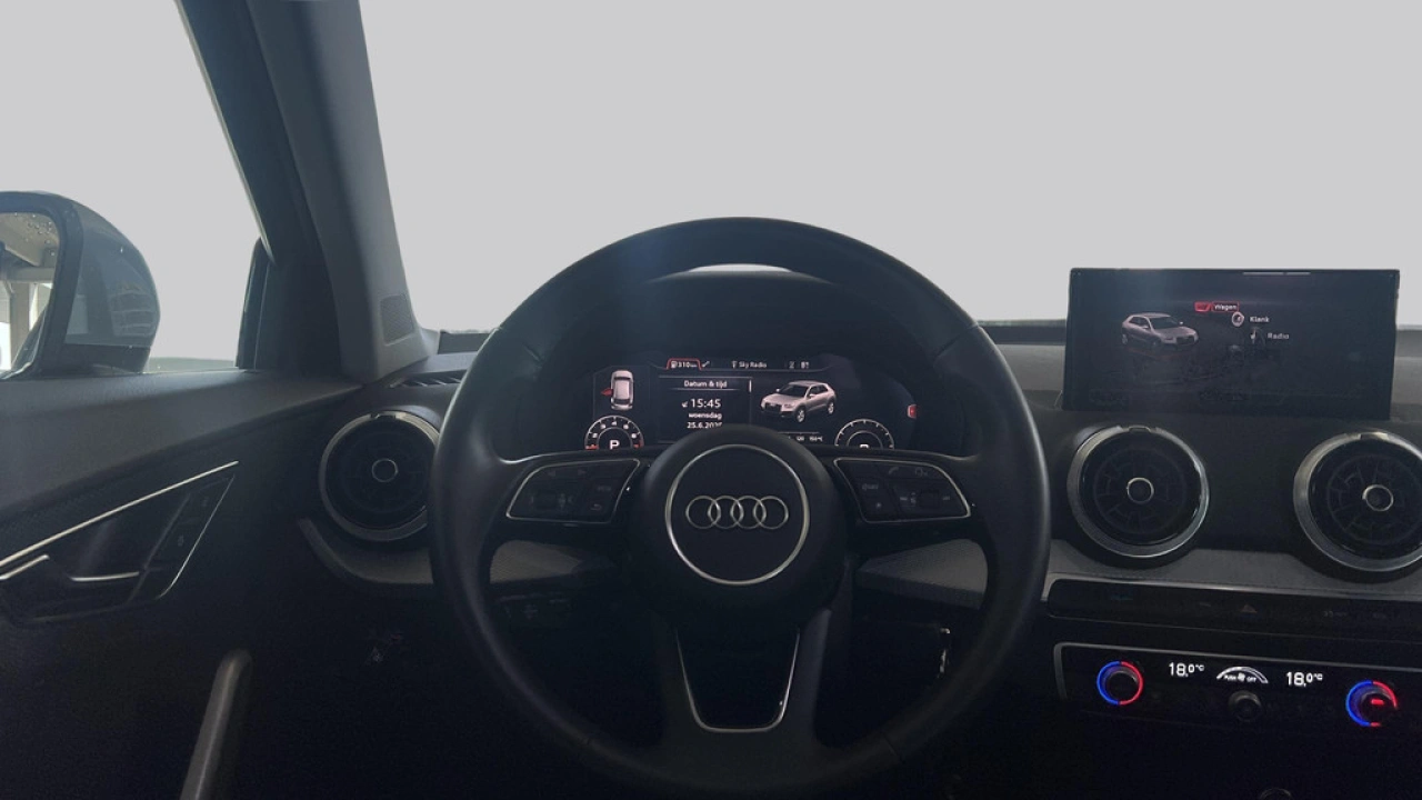 Audi Q2 35 TFSI 150 PK Advanced Edition / Stoelverwarming / Parkeerhulp V+A / Parkeercamera
