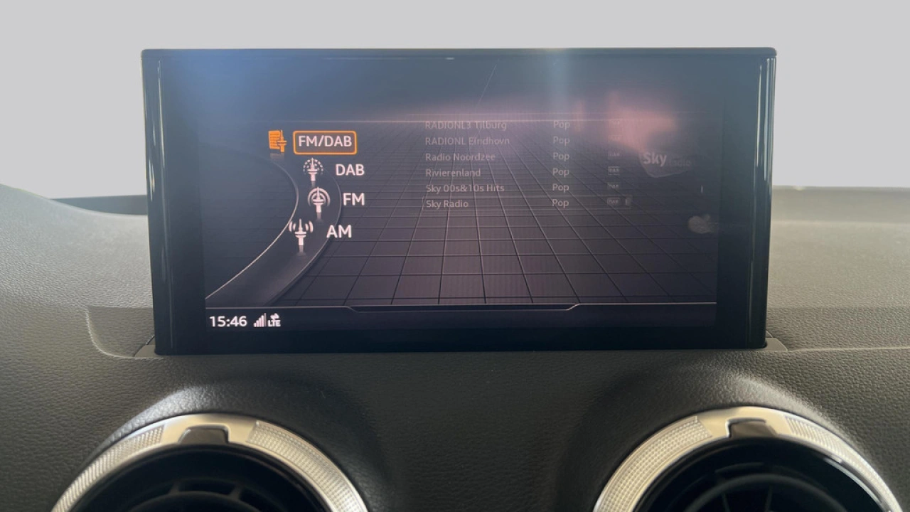 Audi Q2 35 TFSI 150 PK Advanced Edition / Stoelverwarming / Parkeerhulp V+A / Parkeercamera