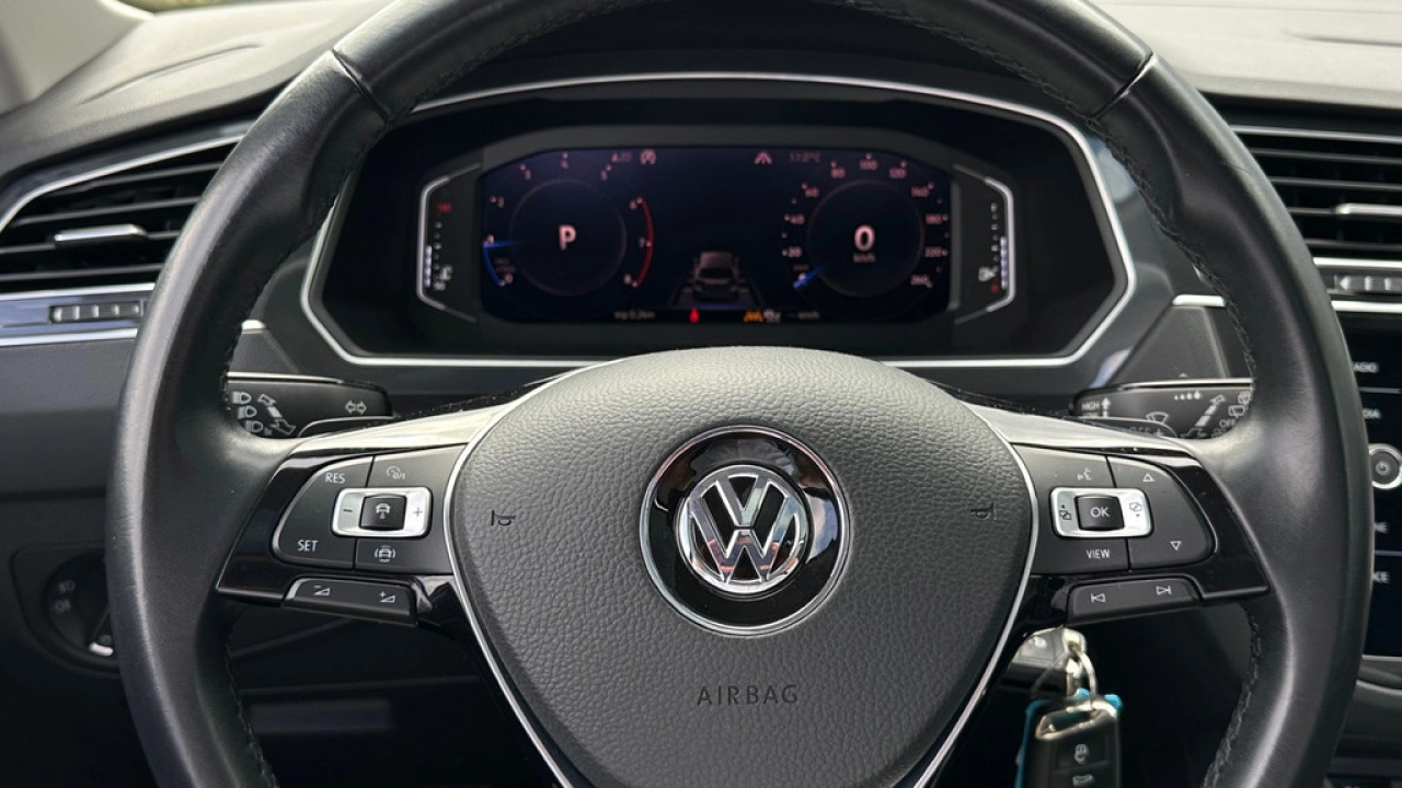 Volkswagen Tiguan 1.5 TSI ACT 150pk DSG Highline Business R Leder Panoramadak