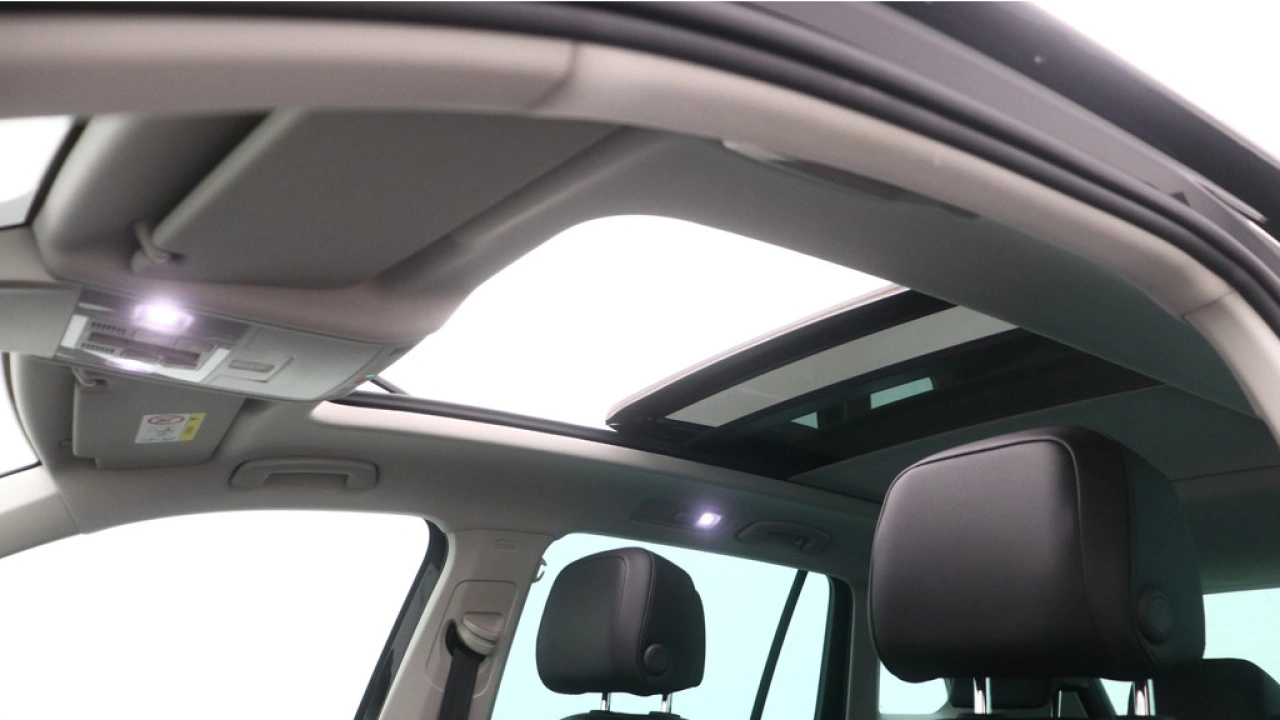 Volkswagen Tiguan 1.5 TSI ACT 150pk DSG Highline Business R Leder Panoramadak