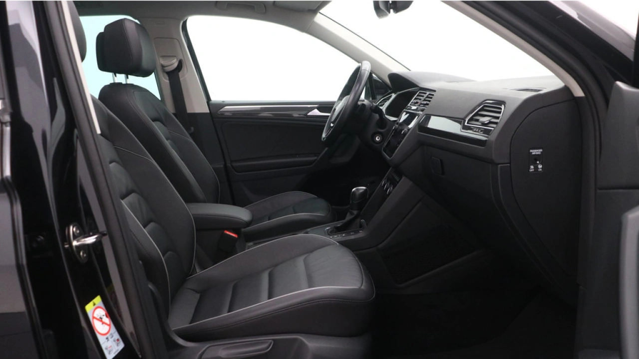 Volkswagen Tiguan 1.5 TSI ACT 150pk DSG Highline Business R Leder Panoramadak