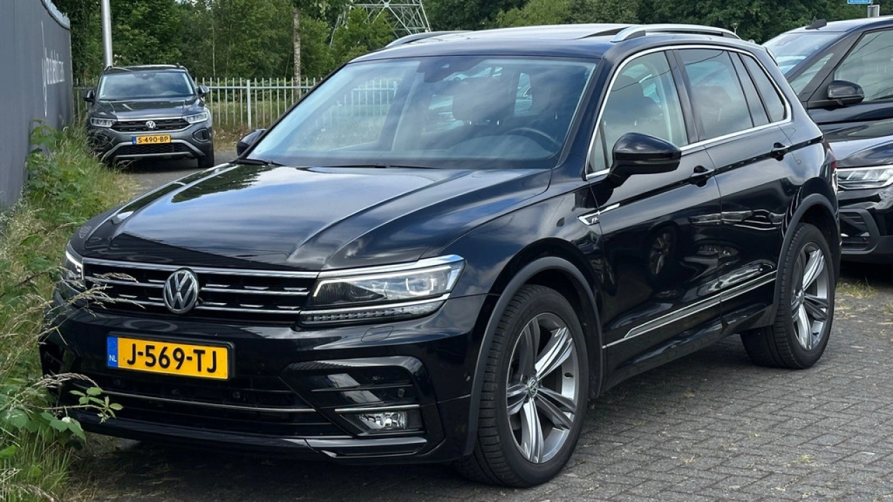 Volkswagen Tiguan 1.5 TSI ACT 150pk DSG Highline Business R Leder Panoramadak