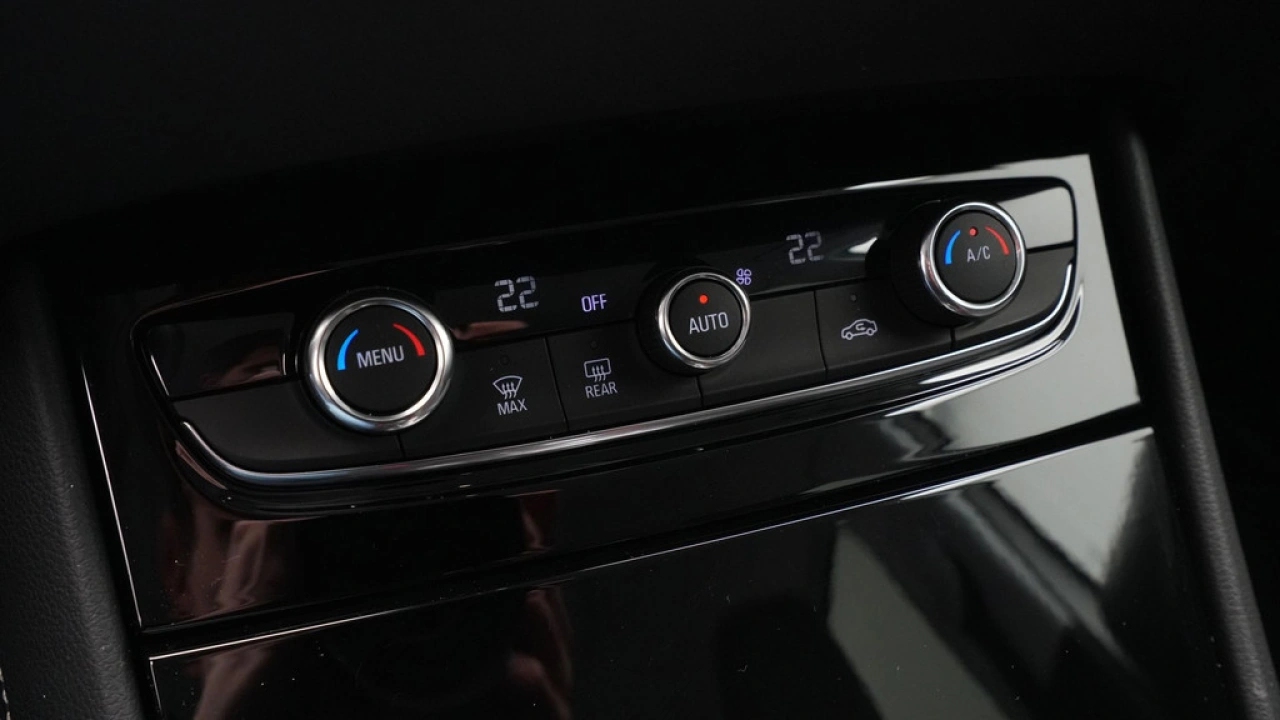Opel Grandland X 1.6 Turbo Hybrid4 300pk Innovation