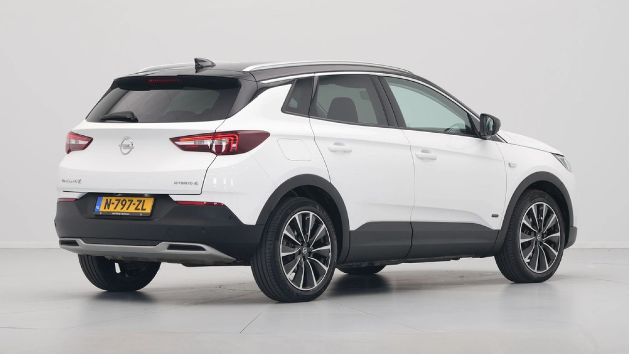Opel Grandland X 1.6 Turbo Hybrid4 300pk Innovation