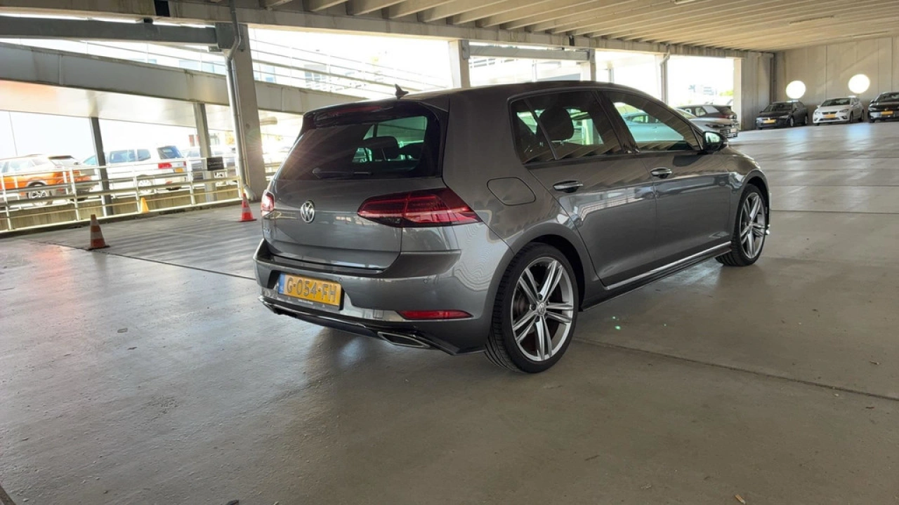 Volkswagen Golf 1.5 TSI 150pk Highline Business R-Line DSG