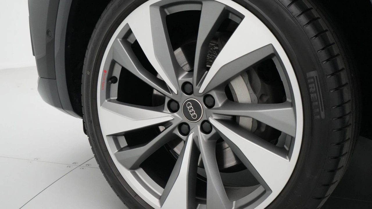 Audi Q5 50 TFSI e 220kW/299 pk S-tronic Advanced edition