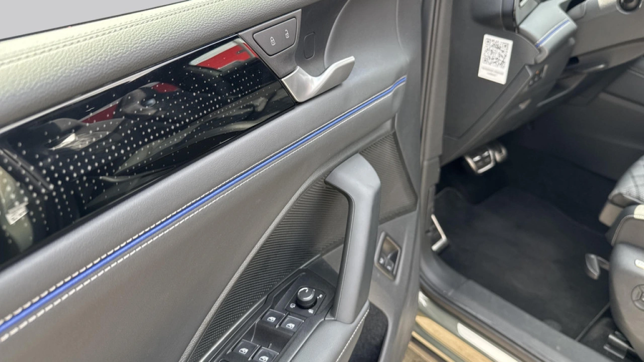 Volkswagen Tiguan R-Line-Edition 1.5 eHybrid 150 kW / 204 pk SUV 6 versn. DSG Demonstratiemodel