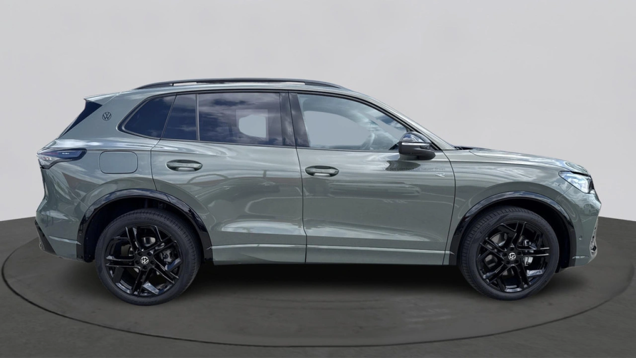 Volkswagen Tiguan R-Line-Edition 1.5 eHybrid 150 kW / 204 pk SUV 6 versn. DSG Demonstratiemodel