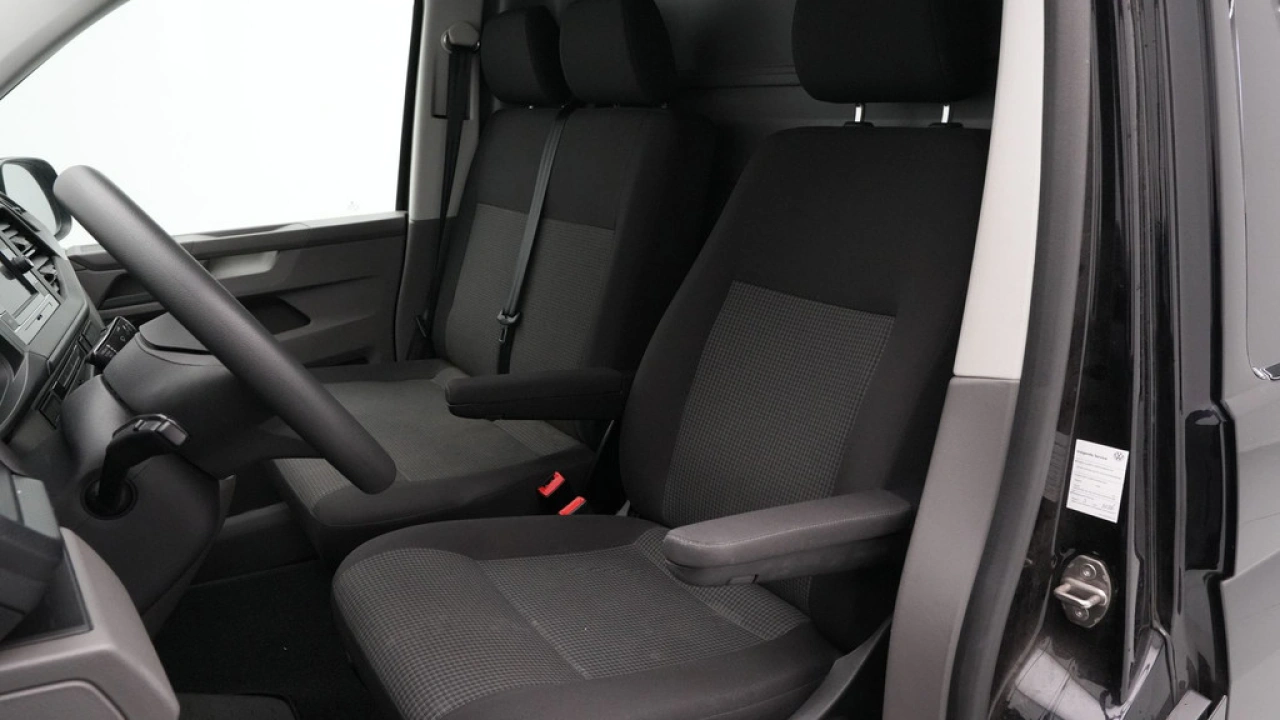 VW Bedrijfswagens Transporter 2.0 TDI L2H1 28 Economy Business