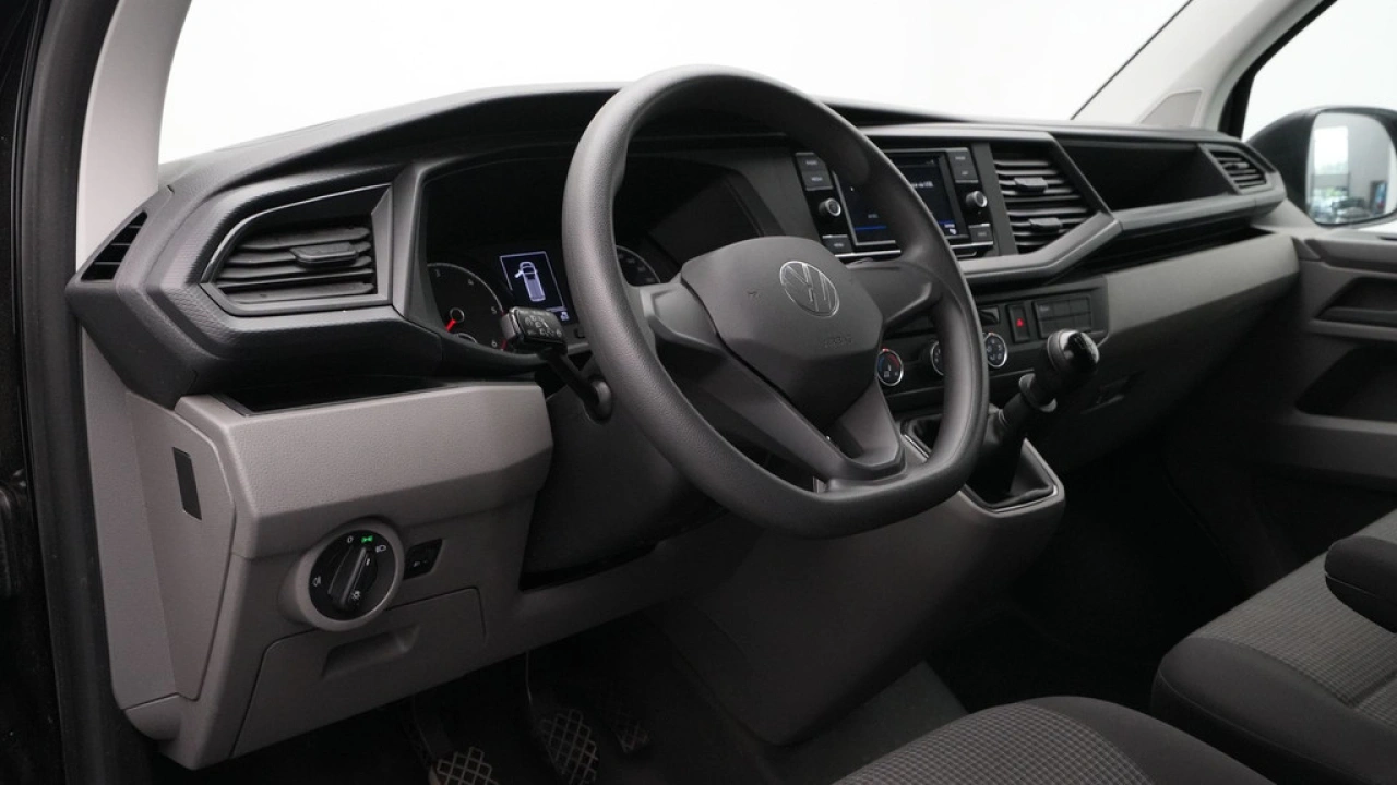 VW Bedrijfswagens Transporter 2.0 TDI L2H1 28 Economy Business