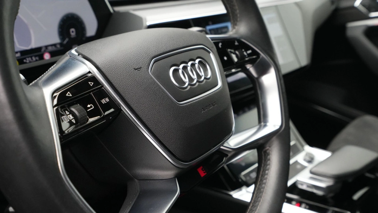 Audi e-tron e-tron 55 quattro 361pk advanced S-Line 95 kWh