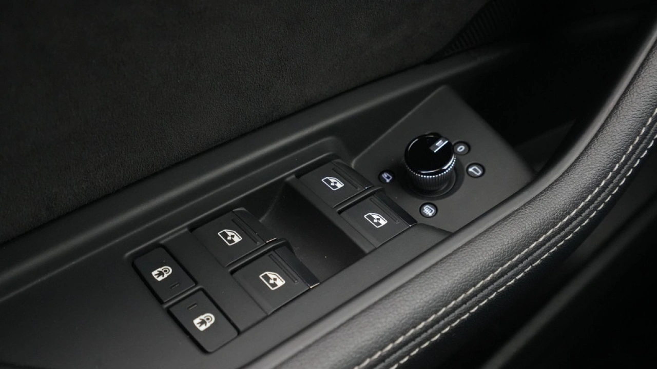 Audi e-tron e-tron 55 quattro 361pk advanced S-Line 95 kWh