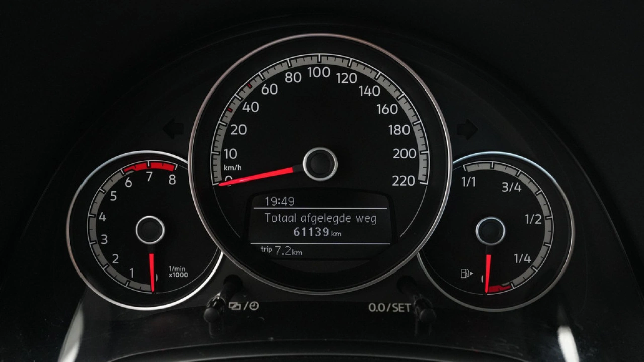 Volkswagen up! 1.0 BMT move up!