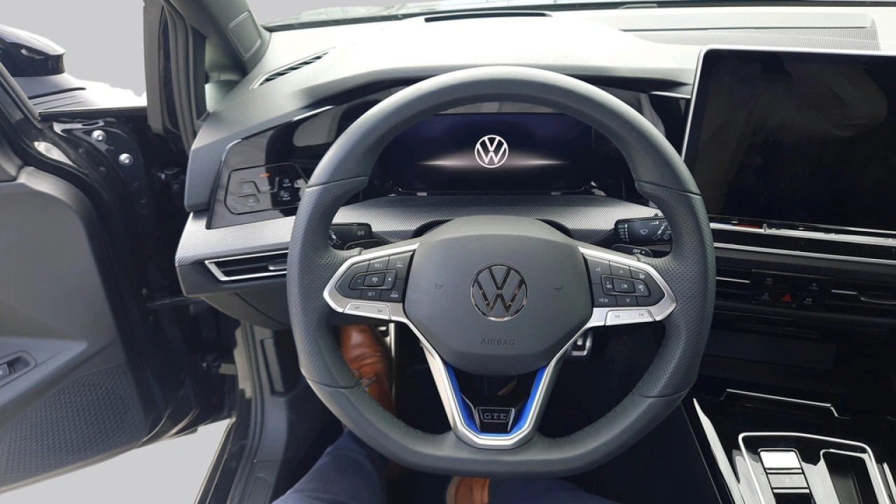 Volkswagen Golf GTE 1.5 eHybrid 272pk DSG Black Style| Matrix | Head Up | 18