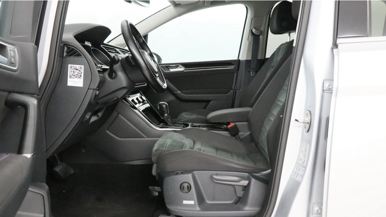 Volkswagen Touran 1.4 TSI 150pk Highline Business R / 7 persoons DSG