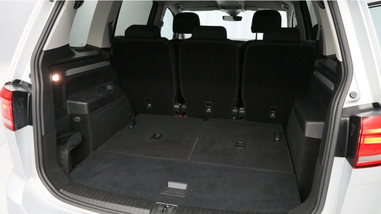Volkswagen Touran 1.4 TSI 150pk Highline Business R / 7 persoons DSG