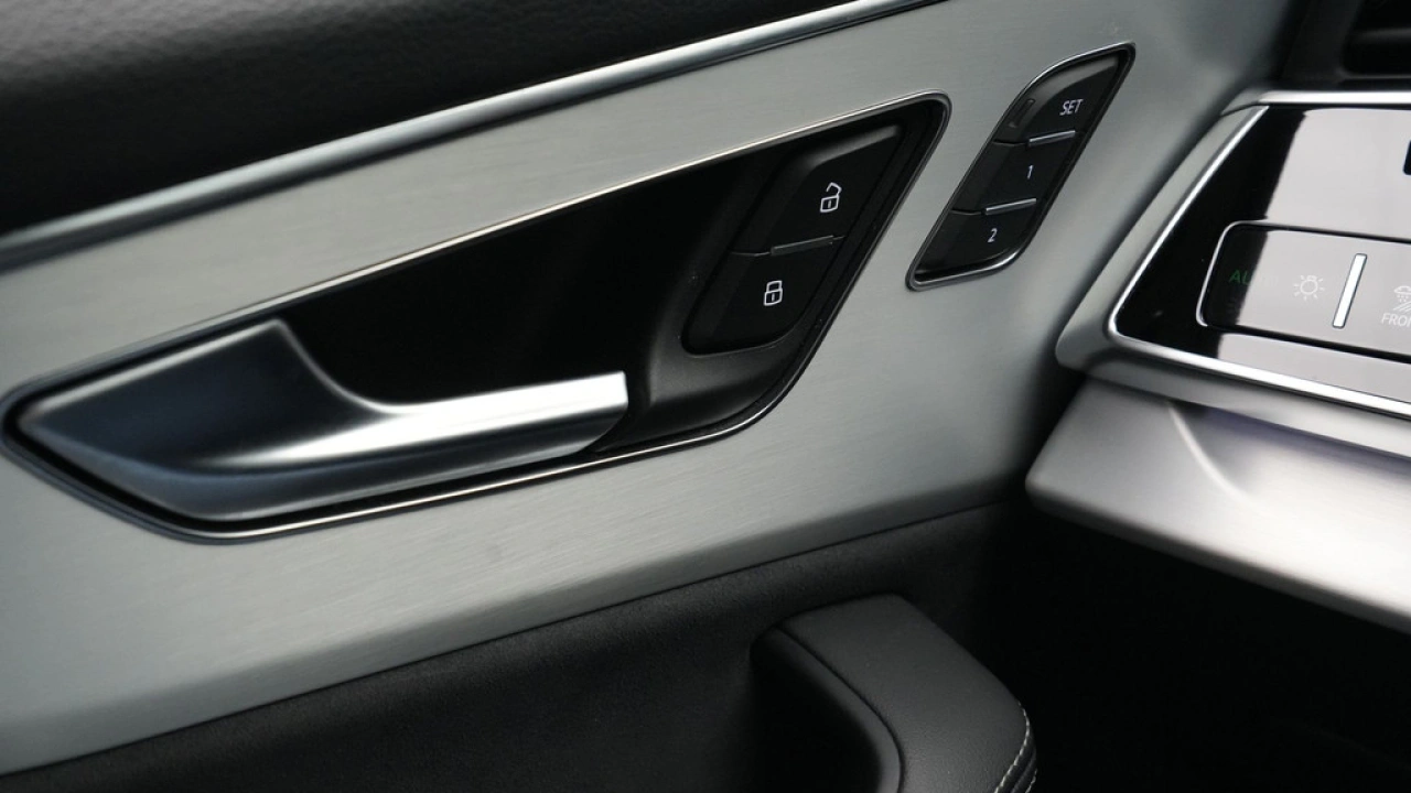 Audi Q8 55 TFSI e 380pk quattro Pro Line S-Line