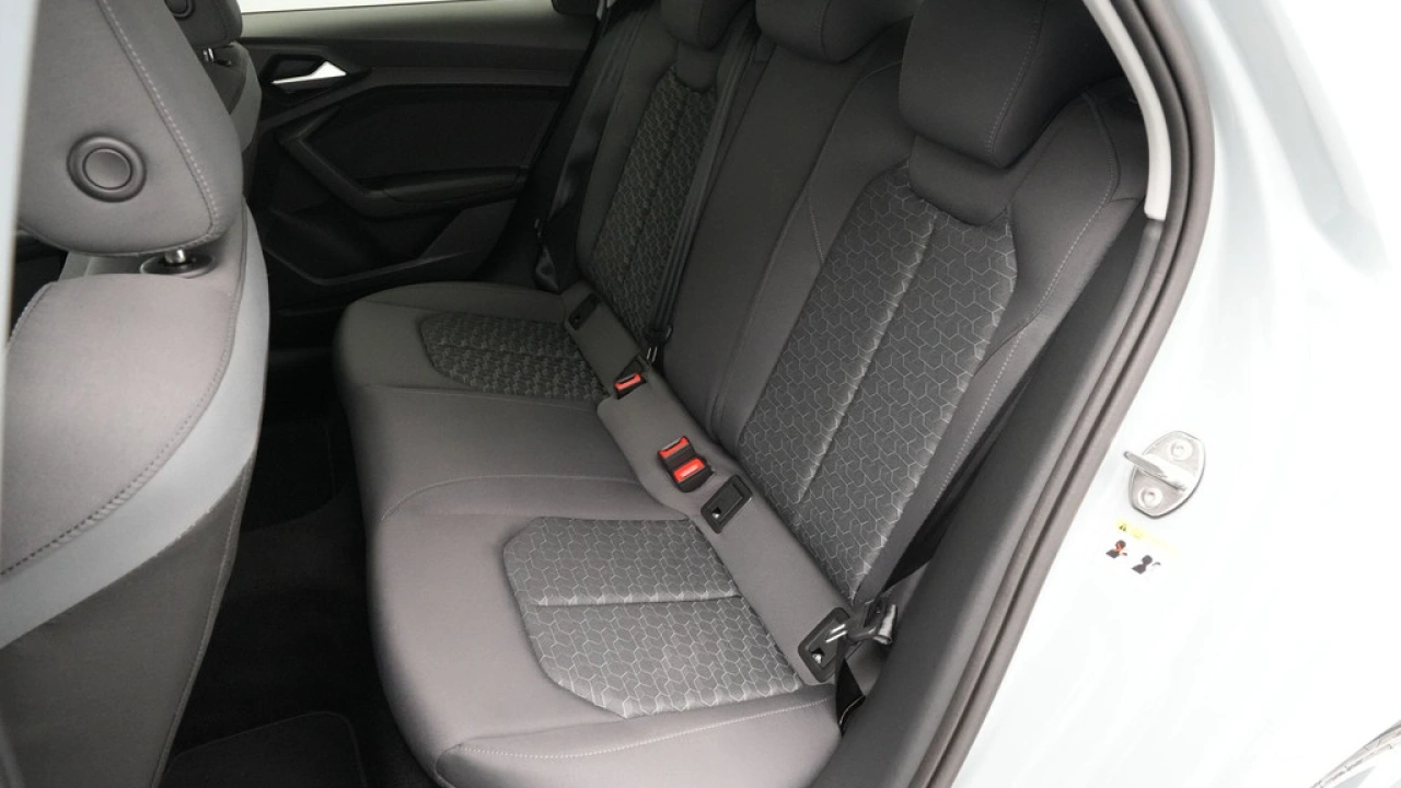 Audi A1 Sportback 25 TFSI 95 pk S-tronic S line edition