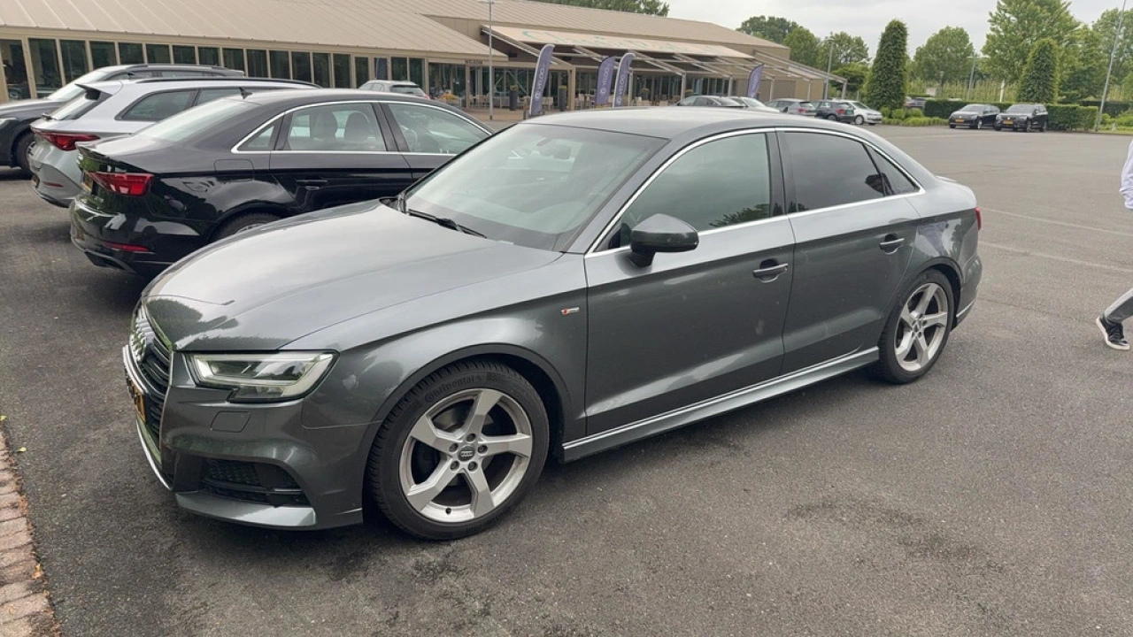 Audi A3 Limousine 35 TFSI 150pk CoD Sport S Line Edition S-Tronic