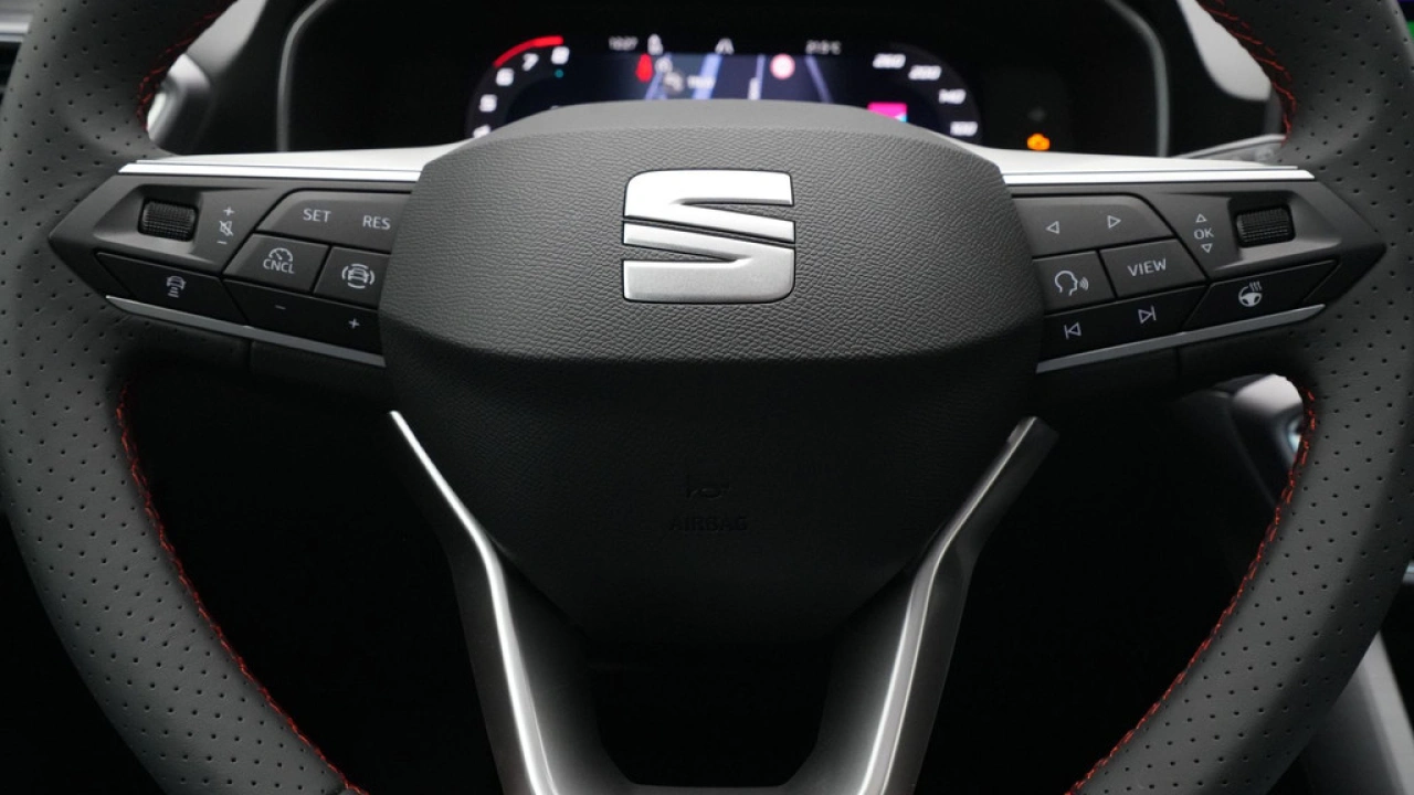 SEAT Leon 1.5 TSI e-Hybrid FR Business