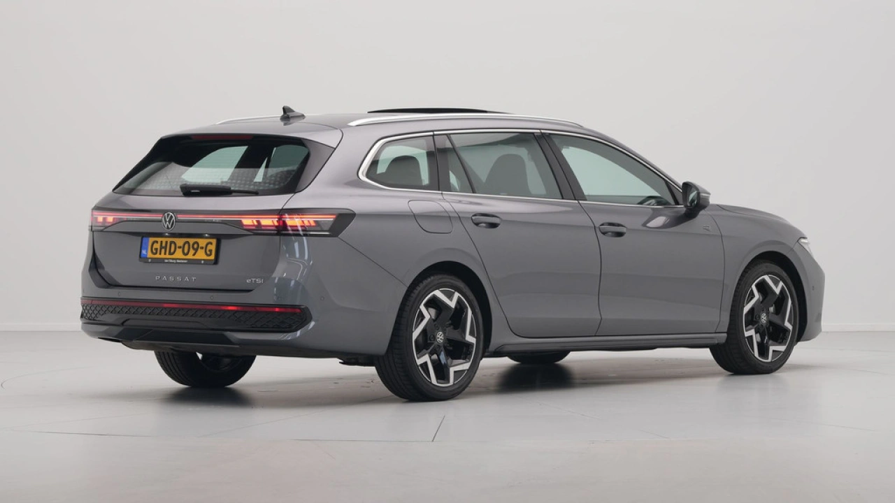 Volkswagen Passat Variant 1.5 eTSI 150pk R-Line Business