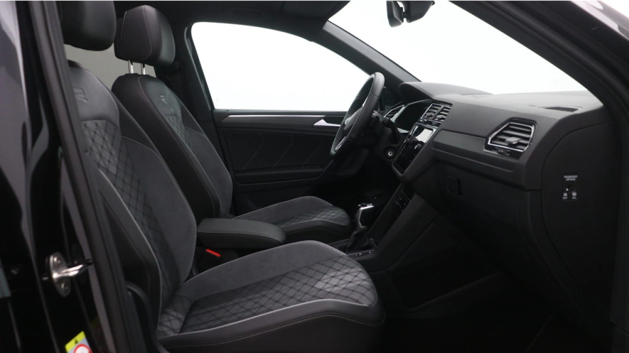 Volkswagen Tiguan 1.4 TSI 245pk DSG eHybrid R-Line Black Style Panoramadak Navigatie