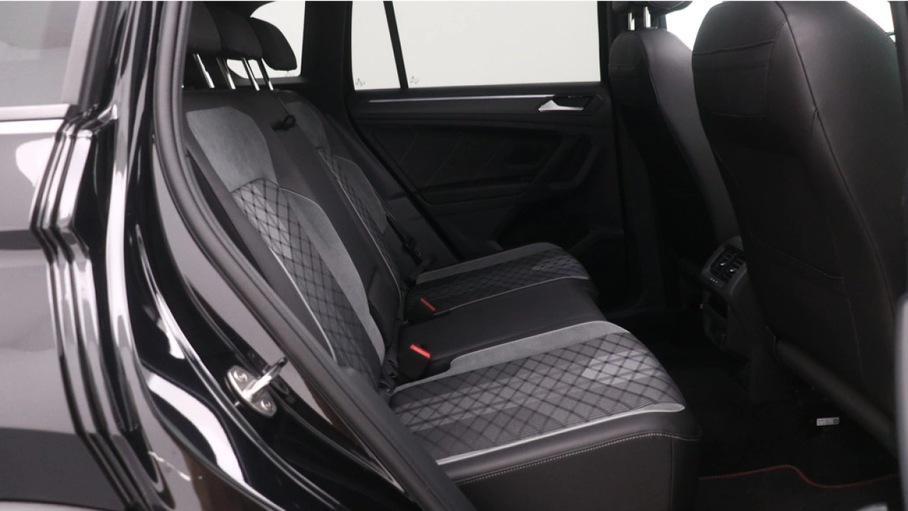 Volkswagen Tiguan 1.4 TSI 245pk DSG eHybrid R-Line Black Style Panoramadak Navigatie