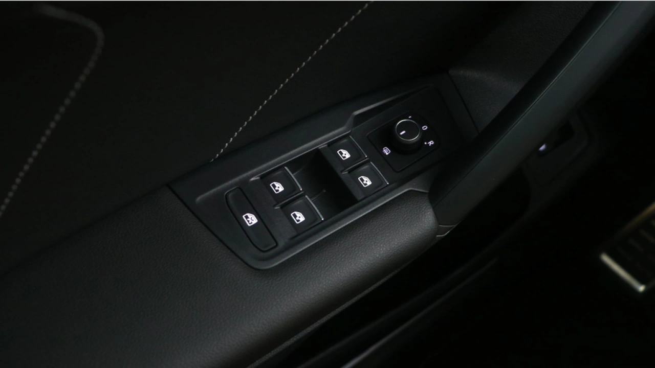 Volkswagen Tiguan 1.4 TSI 245pk DSG eHybrid R-Line Black Style Panoramadak Navigatie