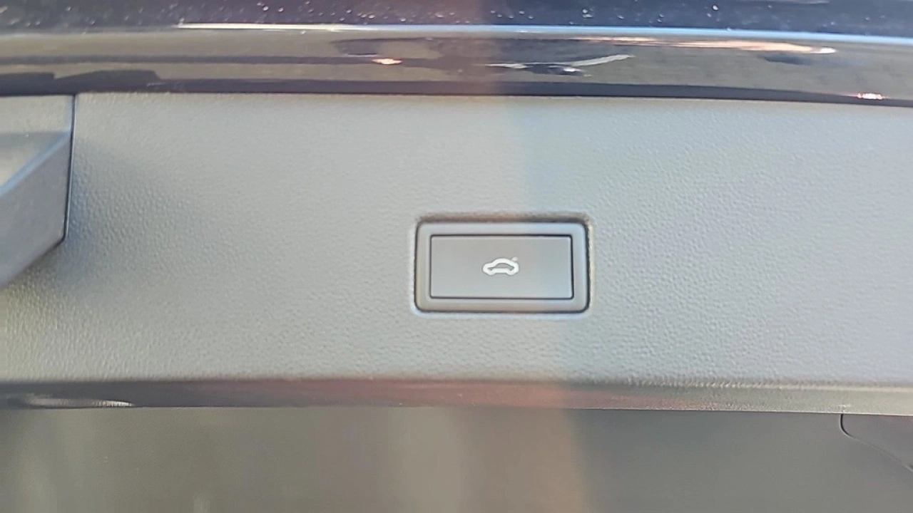 Volkswagen T-Roc 1.5 TSI Automaat Sport | Trekhaak | Elec. klep | 19