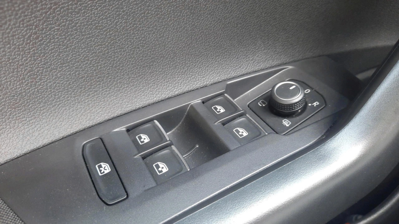 Volkswagen Taigo 1.0 TSI R-Line | Multimedia Pakket | Comfort Pakket | 18