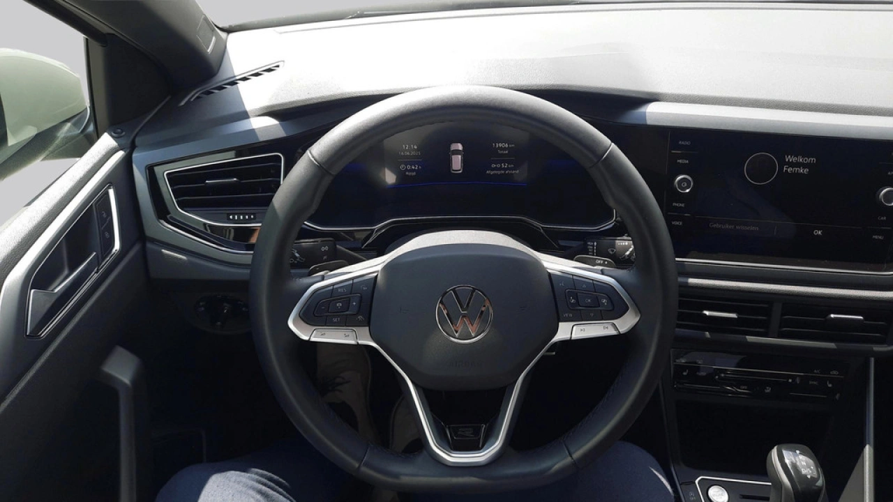 Volkswagen Taigo 1.0 TSI R-Line | Multimedia Pakket | Comfort Pakket | 18