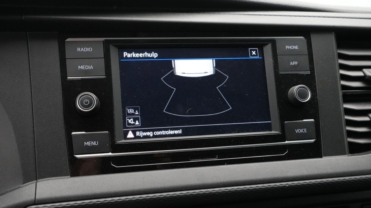 VW Bedrijfswagens Transporter 2.0 TDI 110pk L2H1 28 Comfortline