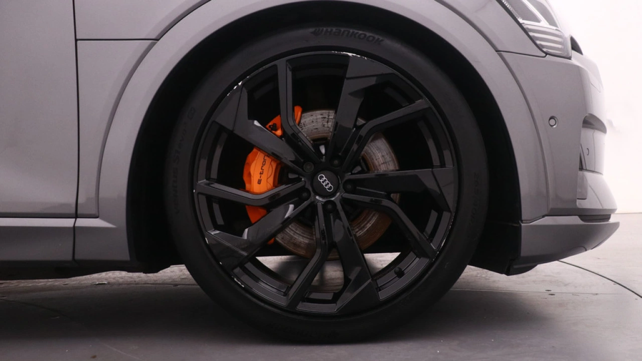 Audi e-tron e-tron 50 quattro Launch edition plus 71 kWh | Leder | Camera | B&O |
