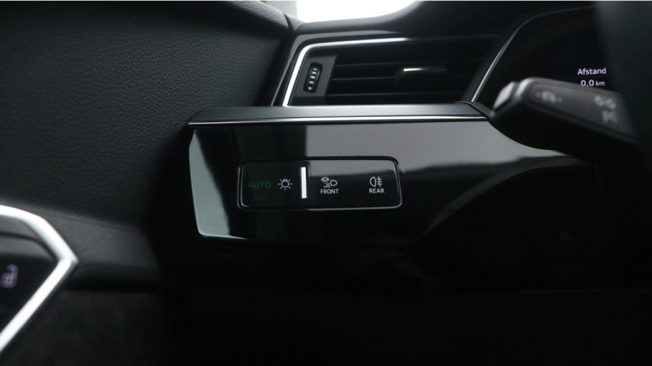 Audi e-tron e-tron 50 quattro Launch edition plus 71 kWh | Leder | Camera | B&O |