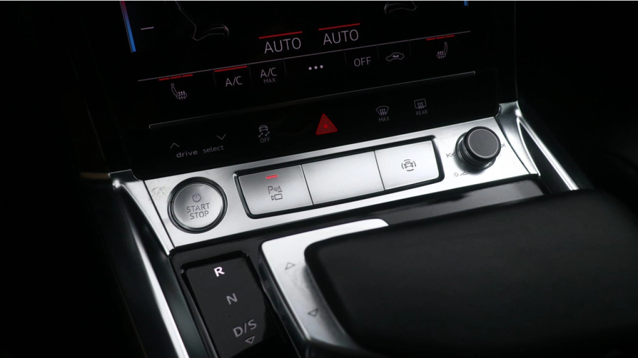 Audi e-tron e-tron 50 quattro Launch edition plus 71 kWh | Leder | Camera | B&O |