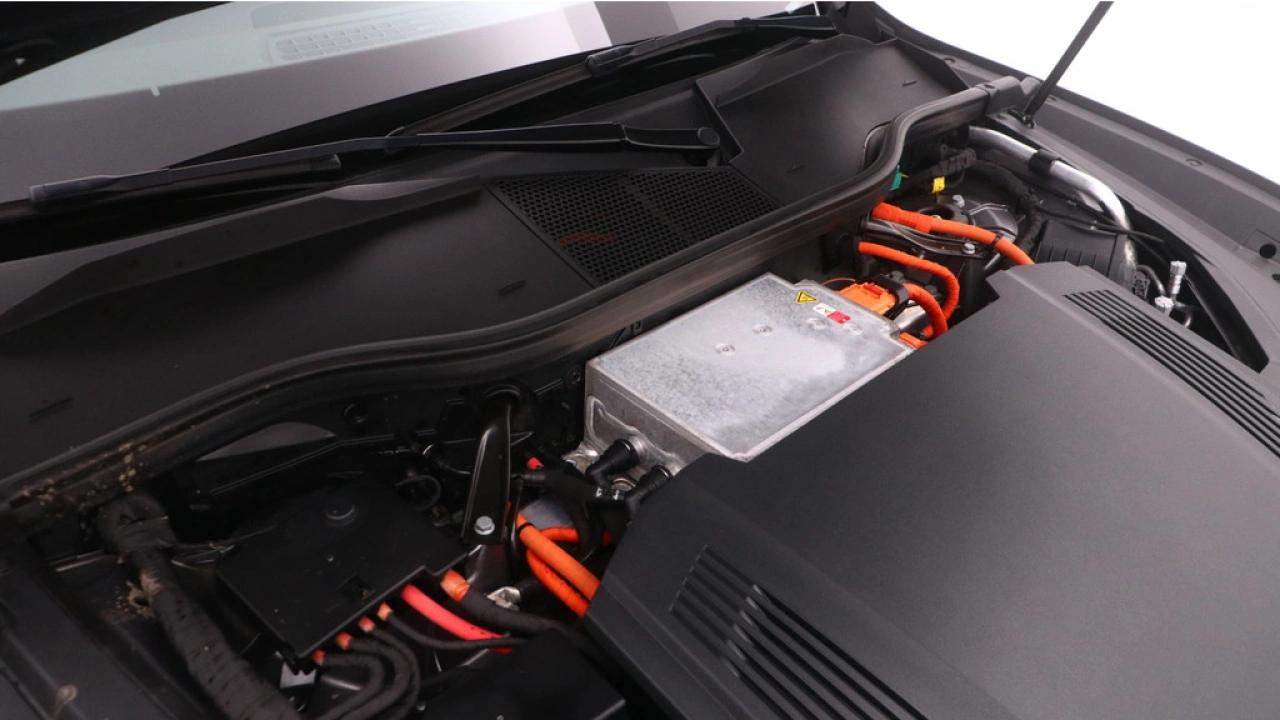 Audi e-tron e-tron 50 quattro Launch edition plus 71 kWh | Leder | Camera | B&O |