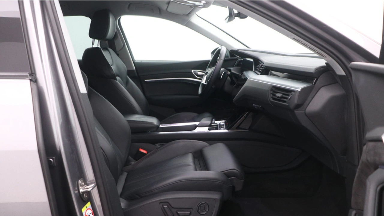 Audi e-tron e-tron 50 quattro Launch edition plus 71 kWh | Leder | Camera | B&O |