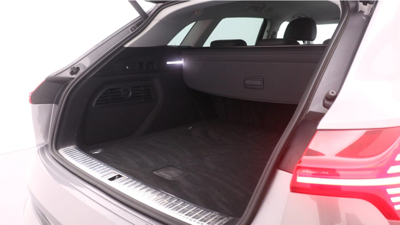 Audi e-tron e-tron 50 quattro Launch edition plus 71 kWh | Leder | Camera | B&O |