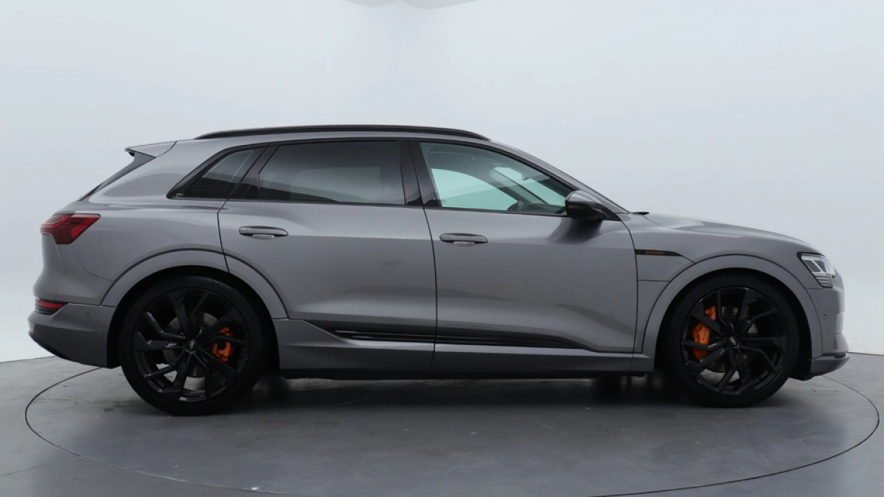 Audi e-tron e-tron 50 quattro Launch edition plus 71 kWh | Leder | Camera | B&O |