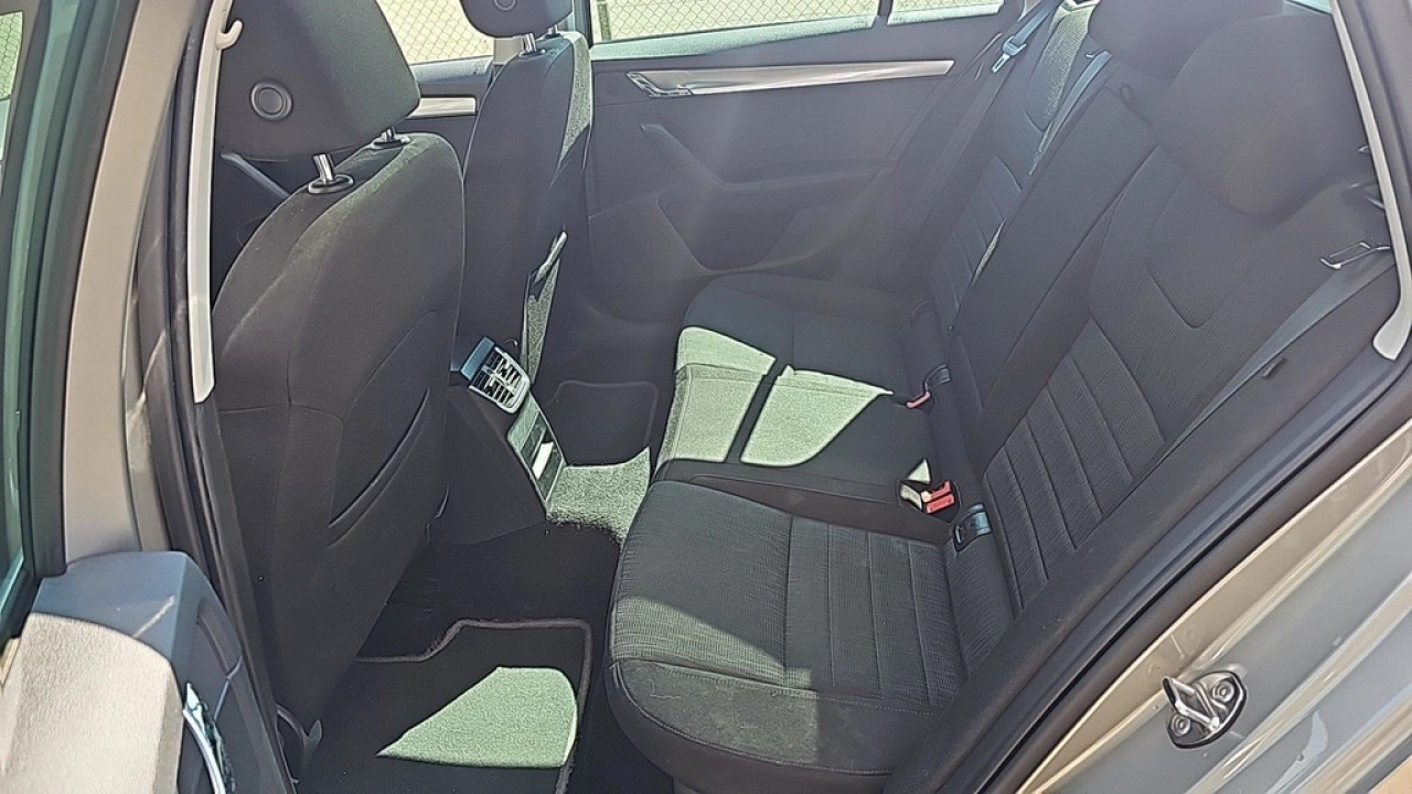 Škoda Octavia Combi 1.4 TSI 140pk Automaat Elegance Businessline
