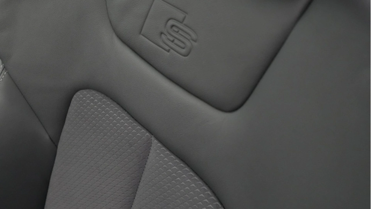 Audi A6 Avant 55 TFSI e quattro S edition Competition
