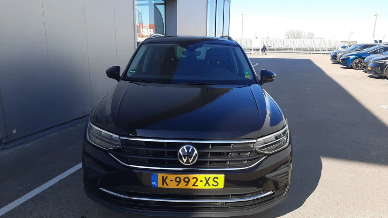 Volkswagen Tiguan 1.5 TSI Life Business | Panoramadak | 18