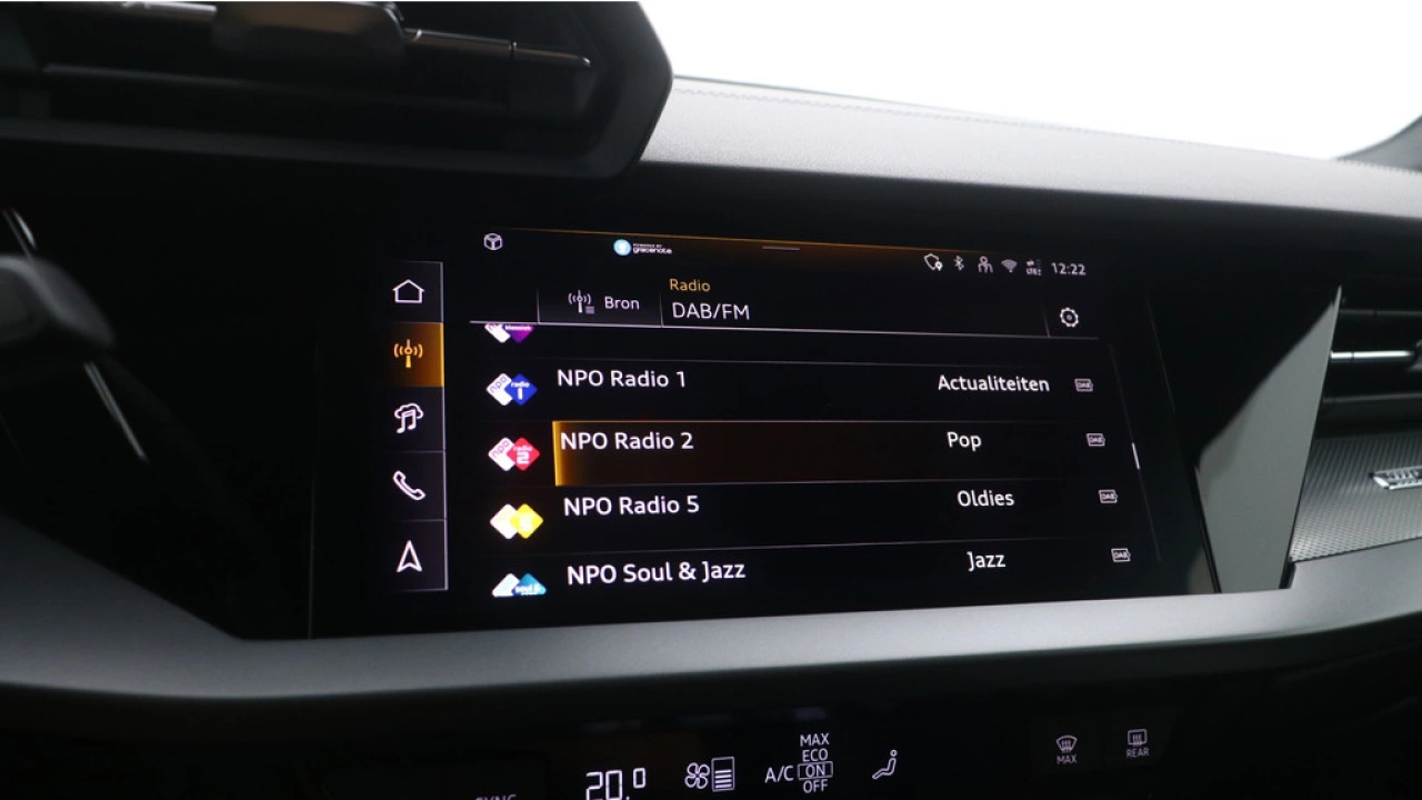 Audi A3 Limousine 30 TFSI S Edition | PDC V+A | Camera | Zwart optiek | Audi Sound | Privacy glas | |