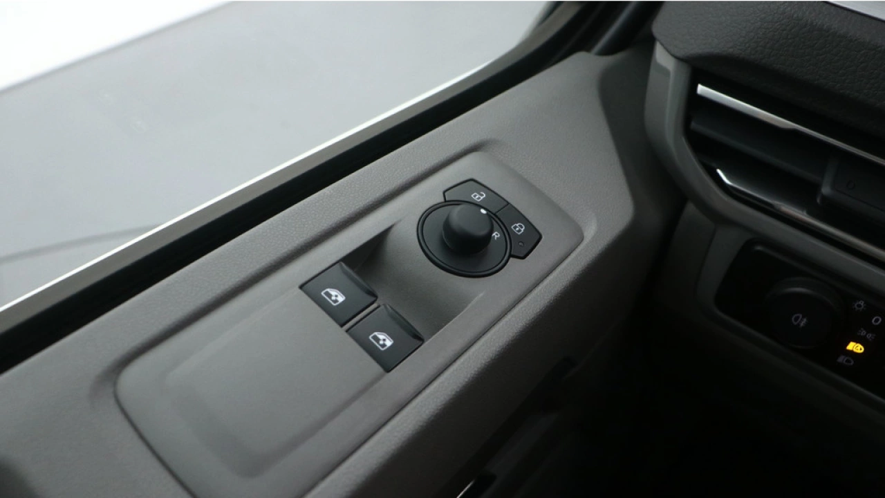 VW Bedrijfswagens E-Transporter L2H1 64kWh 218pk RWD 3.2T Life-Intro