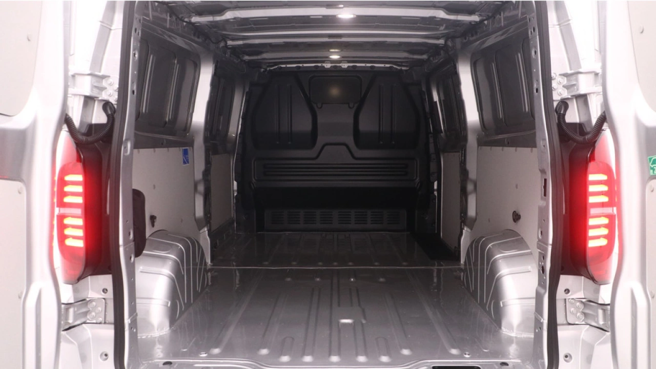 VW Bedrijfswagens E-Transporter L2H1 64kWh 218pk RWD 3.2T Style-Intro