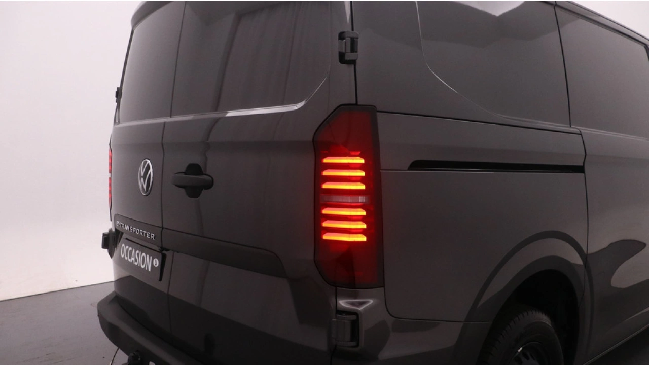 VW Bedrijfswagens E-Transporter L1H1 64kWh 218pk RWD 3.2T Life-Intro