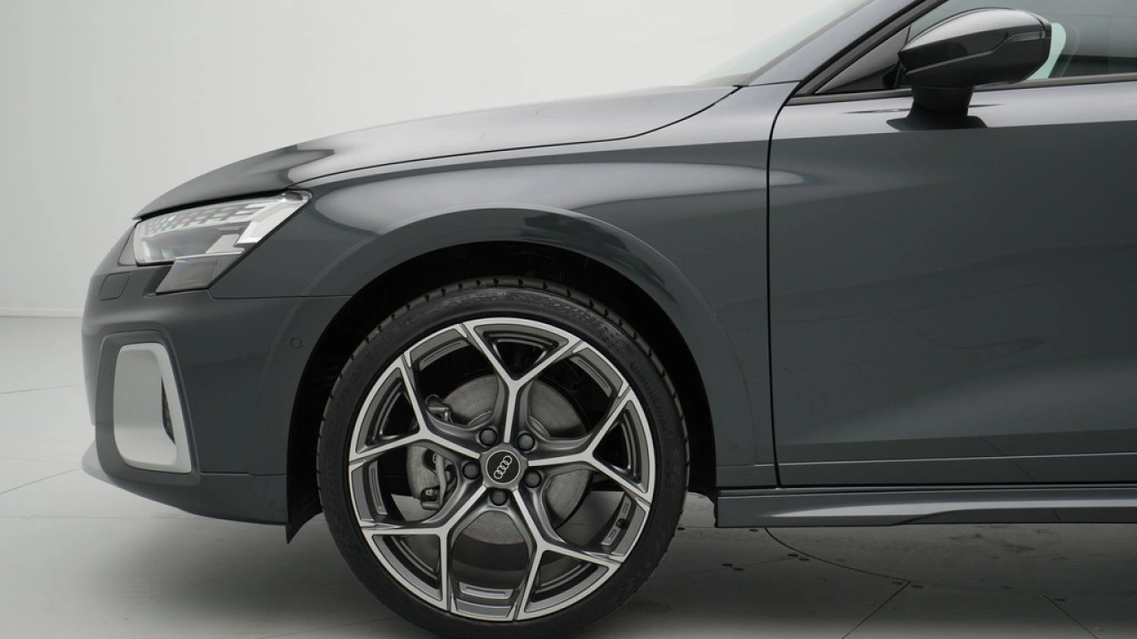 Audi A3 allstreet 35 TFSI 150PK Allstreet Camera Ambient pro 19'' LM Stoelverwarming