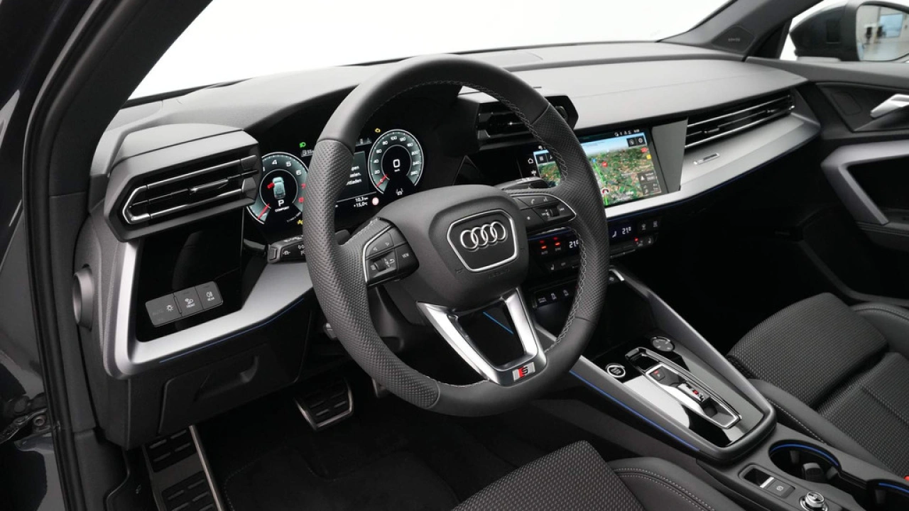 Audi A3 allstreet 35 TFSI 150PK Allstreet Camera Ambient pro 19'' LM Stoelverwarming