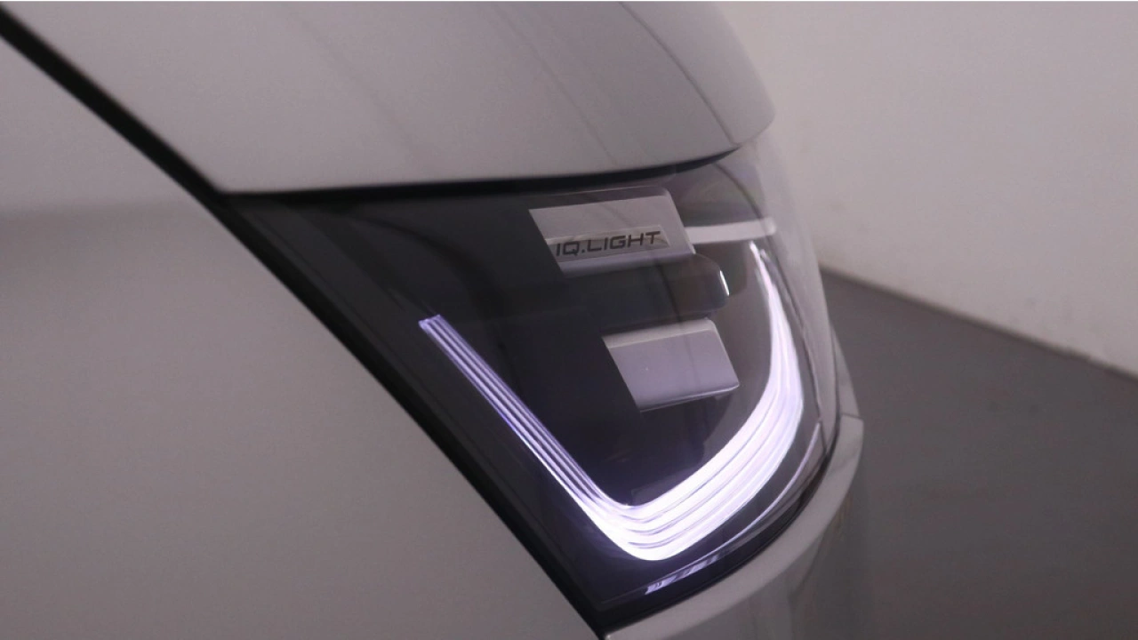 VW Bedrijfswagens Transporter L2H1 2.0 TDI 170pk Automaat Bulli