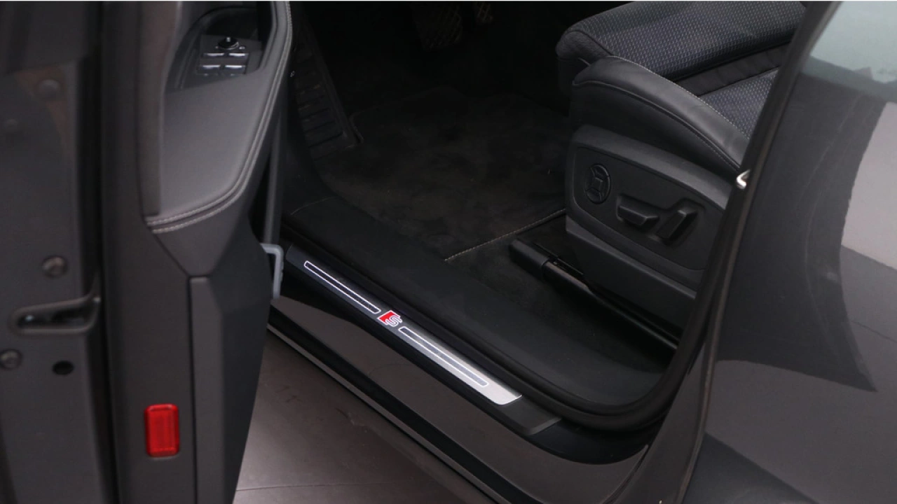 Audi e-tron Sportback 55 quattro S edition 95 kWh | Panorama dak | 22